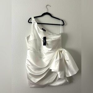 NWT Lulu’s All About Her White Satin One-Shoulder Bow Mini Dress Size XL 10/12